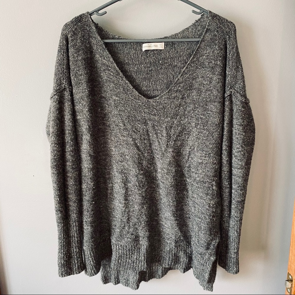 Abercrombie & Fitch gray sweater